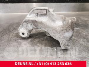 Used Engine mount Mercedes Vito (447.6) 2.0 114 CDI 16V Price € 42,35 Inclusive VAT offered by van Deijne Onderdelen Uden B.V.