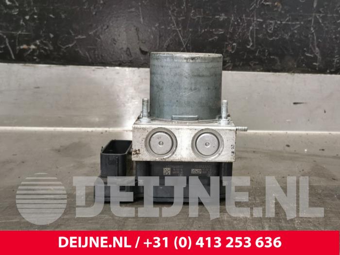 Begagnade ABS-pump Mercedes Vito (447.6) 2.2 114 CDI 16V Pris € 211,75 Inklusive moms erbjuds av van Deijne Onderdelen Uden B.V.