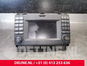 Used Radio Mercedes Vito (447.6) 2.2 114 CDI 16V Price € 121,00 Inclusive VAT offered by van Deijne Onderdelen Uden B.V.