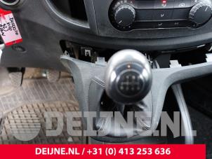 Used Gear stick Mercedes Vito (447.6) 2.2 114 CDI 16V Price on request offered by van Deijne Onderdelen Uden B.V.