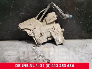 Usagé Réservoir Adblue Volkswagen Crafter (SY) 2.0 TDI Prix € 484,00 Prix TTC proposé par van Deijne Onderdelen Uden B.V.