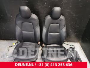 Gebrauchte Verkleidung Set (komplett) Tesla Model 3 EV AWD Preis € 484,00 Mit Mehrwertsteuer angeboten von van Deijne Onderdelen Uden B.V.