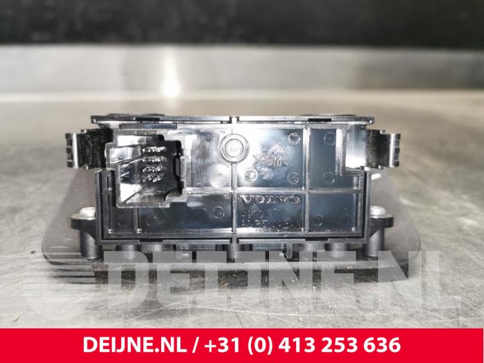 Parking brake switch Volvo XC60 I 2.0 D4 16V - 31433500 D4204T14