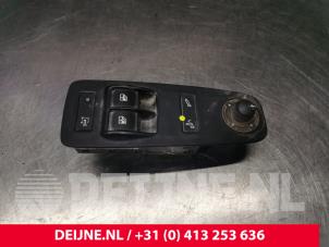 Usados Interruptor de ventanilla eléctrica Peugeot Boxer (U9) 2.0 BlueHDi 160 Precio € 42,35 IVA incluido ofrecido por van Deijne Onderdelen Uden B.V.