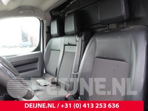 Used Double front seat, right Citroen Jumpy 2.0 Blue HDI 120 Price on request offered by van Deijne Onderdelen Uden B.V.