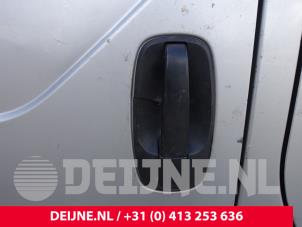 Gebrauchte Schiebetürgriff rechts Opel Vivaro 2.5 CDTI 16V Preis auf Anfrage angeboten von van Deijne Onderdelen Uden B.V.