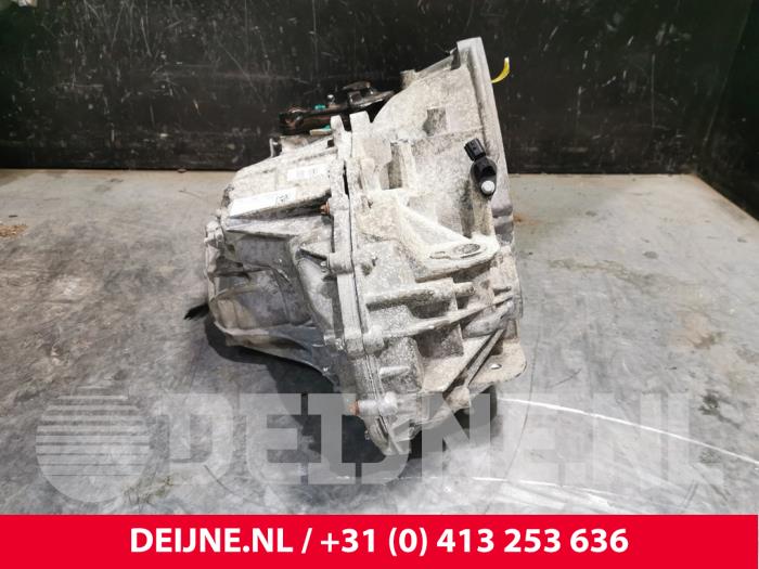 Gearbox from a Mercedes-Benz Vito (447.6) 1.6 111 CDI 16V 2015