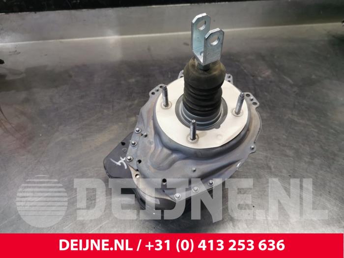 Usados Servofreno Tesla Model 3 EV AWD Precio € 332,75 IVA incluido ofrecido por van Deijne Onderdelen Uden B.V.