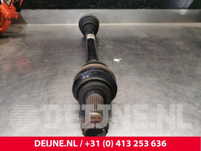 Drive shaft, rear right from a BMW 5 serie (F10) 535i 24V TwinPower Turbo 2011