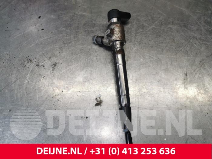 Injector (diesel) from a Ford Transit Custom 2.2 TDCi 16V 2016