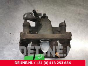 Used Rear brake calliper, right Opel Movano 2.3 CDTi 16V FWD Price € 121,00 Inclusive VAT offered by van Deijne Onderdelen Uden B.V.