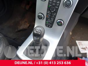 Używane Dzwignia zmiany biegów Volvo C70 (MC) 2.0 D3 20V Cena na żądanie oferowane przez van Deijne Onderdelen Uden B.V.