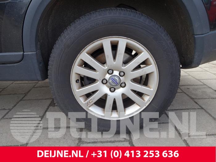 Hjul från en Volvo XC90 I 3.2 24V 2008
