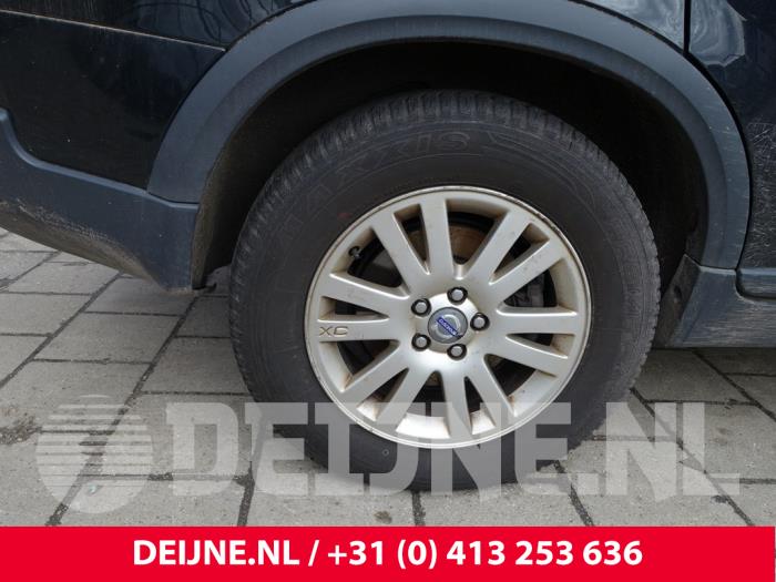 Hjul från en Volvo XC90 I 3.2 24V 2008