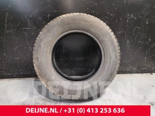Usados Neumático de invierno Precio € 84,70 IVA incluido ofrecido por van Deijne Onderdelen Uden B.V.