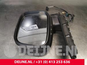 Used Wing mirror, right Volkswagen Caddy IV 1.4 TSI 16V Price € 72,60 Inclusive VAT offered by van Deijne Onderdelen Uden B.V.