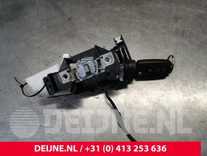 Usagé Serrure de contact + clé Volkswagen Caddy IV 1.4 TSI 16V Prix € 90,75 Prix TTC proposé par van Deijne Onderdelen Uden B.V.