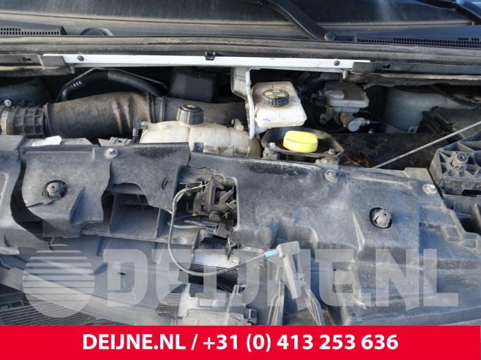 Engine from a Renault Trafic (1FL/2FL/3FL/4FL) 2.0 dCi 16V 120 2020