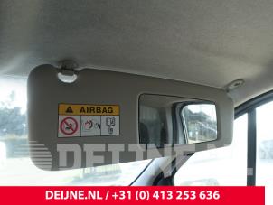 Używane Oslona przeciwsloneczna Renault Trafic (1FL/2FL/3FL/4FL) 2.0 dCi 16V 120 Cena na żądanie oferowane przez van Deijne Onderdelen Uden B.V.
