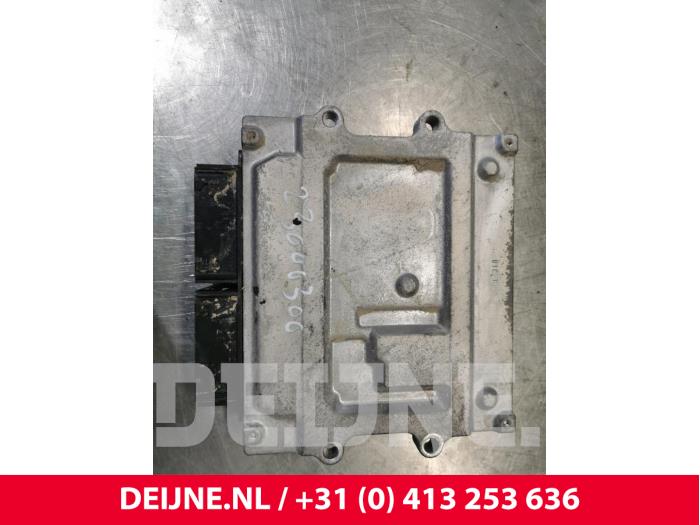 Used Engine management computer Volvo XC40 (XZ) 2.0 T4 Geartronic 16V Price € 200,00 Margin scheme offered by van Deijne Onderdelen Uden B.V.