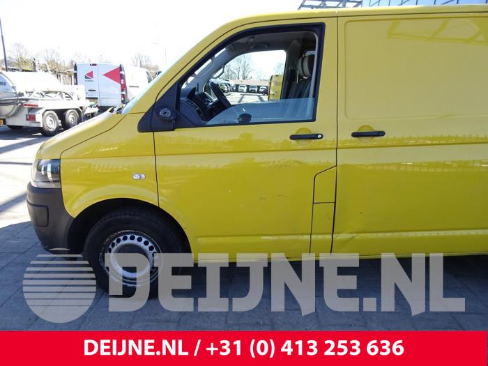 Używane Ekran lewy przód Volkswagen Transporter T5 2.0 TDI BlueMotion Cena € 72,60 Z VAT oferowane przez van Deijne Onderdelen Uden B.V.