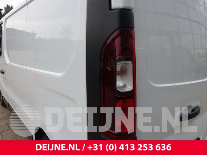Feu arrière gauche d'un Opel Vivaro 1.6 CDTi BiTurbo 125 2019