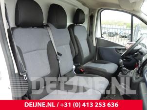 Used Double front seat, right Opel Vivaro 1.6 CDTi BiTurbo 125 Price on request offered by van Deijne Onderdelen Uden B.V.