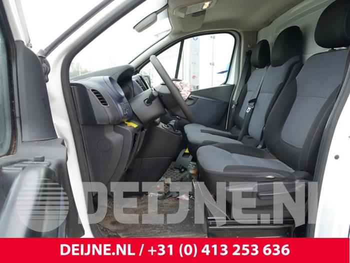Sitz links van een Opel Vivaro 1.6 CDTi BiTurbo 125 2019