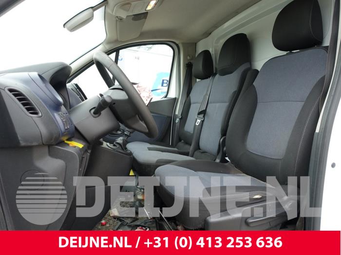 Sitz links van een Opel Vivaro 1.6 CDTi BiTurbo 125 2019