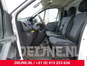 Gebrauchte Sitz links Opel Vivaro 1.6 CDTi BiTurbo 125 Preis auf Anfrage angeboten von van Deijne Onderdelen Uden B.V.