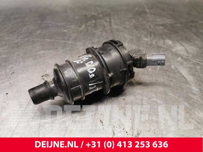 Thermostat housing from a Renault Master IV (JV) 2.3 dCi 16V 150 2021