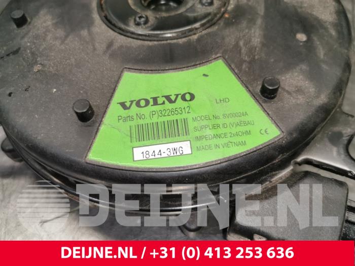 Caisson de graves d'un Volvo XC40 (XZ) 2.0 T4 Geartronic 16V 2019