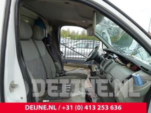 Used Double front seat, right Opel Vivaro 1.9 DTI 16V Price on request offered by van Deijne Onderdelen Uden B.V.
