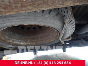 Usados Mecanismo de suspensión de rueda de repuesto Opel Vivaro 1.9 DTI 16V Precio de solicitud ofrecido por van Deijne Onderdelen Uden B.V.
