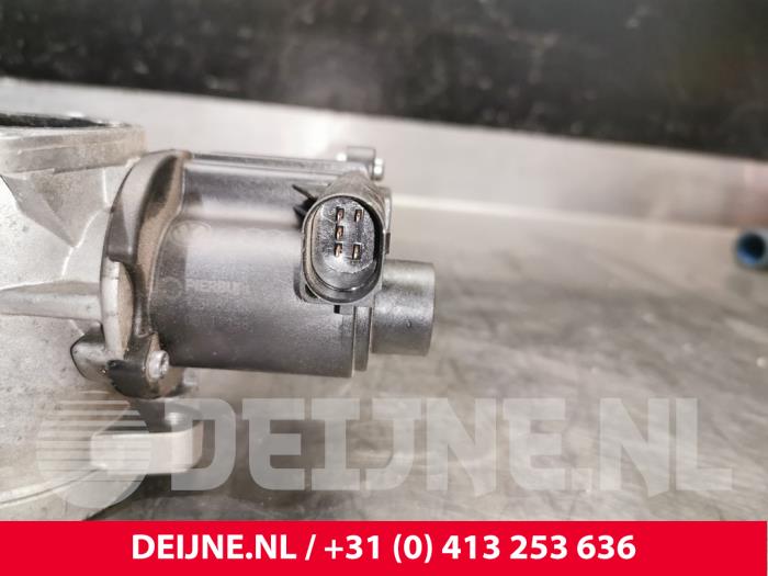AGR Ventil van een Volkswagen Crafter 2.5 TDI 30/32/35/46/50 2011