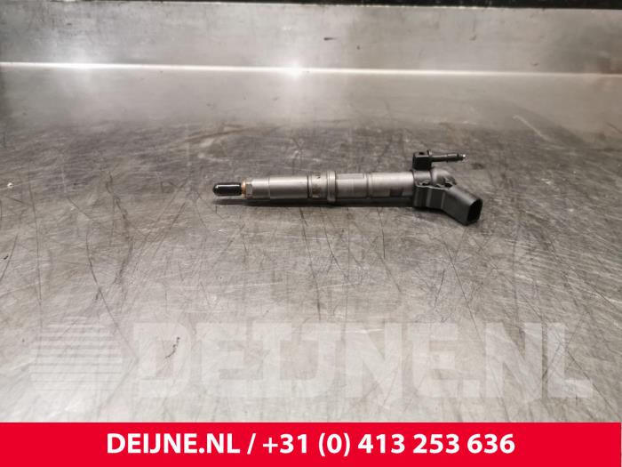 Usagé Injecteurs Volkswagen Crafter 2.5 TDI 30/32/35/46/50 Prix € 151,25 Prix TTC proposé par van Deijne Onderdelen Uden B.V.