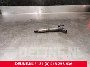 Used Injector (diesel) Volkswagen Crafter 2.5 TDI 30/32/35/46/50 Price € 151,25 Inclusive VAT offered by van Deijne Onderdelen Uden B.V.