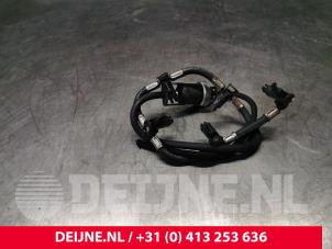Używane Przewód powrotny paliwa Volkswagen Crafter 2.5 TDI 30/32/35/46/50 Cena € 39,33 Z VAT oferowane przez van Deijne Onderdelen Uden B.V.