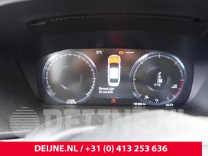Usagé Compteur Volvo S90 II 2.0 D3 16V Prix sur demande proposé par van Deijne Onderdelen Uden B.V.
