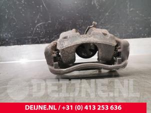 Używane Zacisk hamulcowy prawy tyl Volkswagen Crafter (SY) 2.0 TDI Cena € 90,75 Z VAT oferowane przez van Deijne Onderdelen Uden B.V.