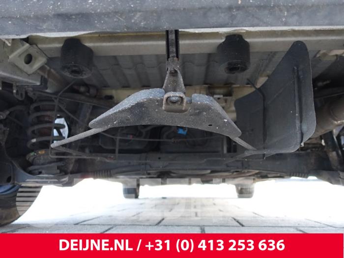 Mécanique de suspension roue de secours d'un Citroën Berlingo 1.6 BlueHDI 75 2016