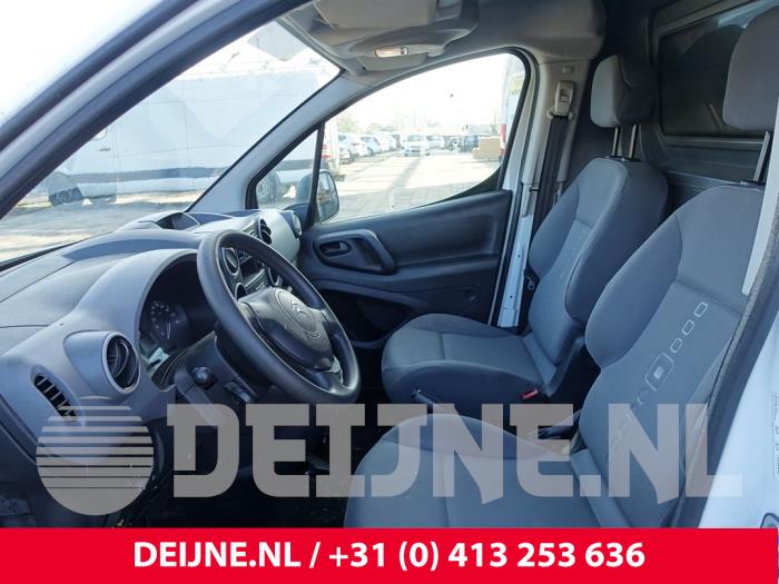 Siège gauche d'un Citroën Berlingo 1.6 BlueHDI 75 2016