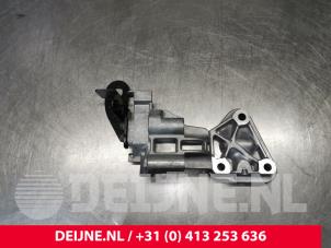Used Engine mount Volvo C70 (MC) 2.5 T5 20V Price € 50,00 Margin scheme offered by van Deijne Onderdelen Uden B.V.