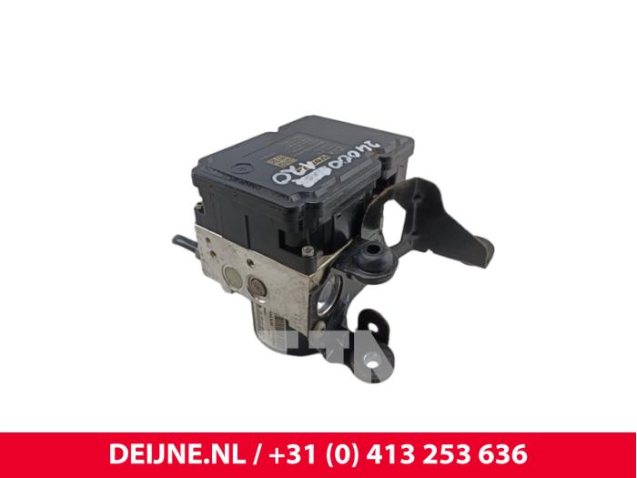 Usagé Bloc ABS Volvo V60 I (FW/GW) 1.6 DRIVe Prix € 70,00 Règlement à la marge proposé par van Deijne Onderdelen Uden B.V.