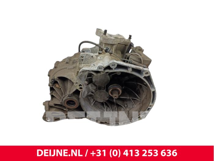 Usagé Boîte de vitesse Volvo V60 I (FW/GW) 1.6 DRIVe Prix € 300,00 Règlement à la marge proposé par van Deijne Onderdelen Uden B.V.