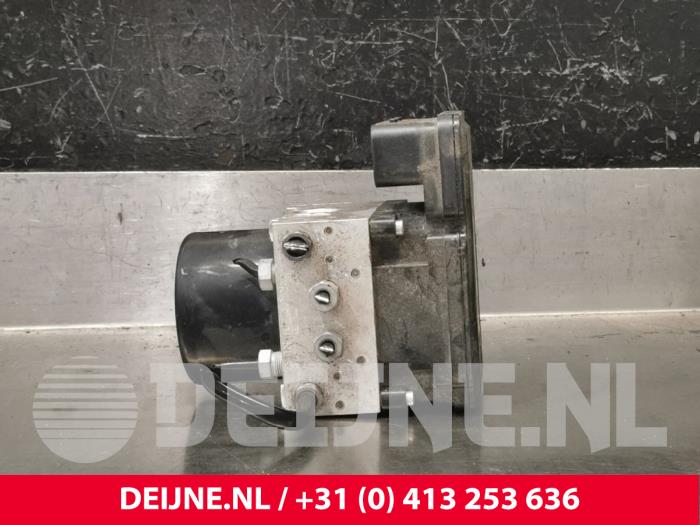Używane Pompa ABS Volvo XC60 I (DZ) 2.0 T5 16V Cena € 75,00 Procedura marży oferowane przez van Deijne Onderdelen Uden B.V.