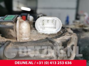 Usagé Pompe carburant électrique Renault Trafic New (FL) 1.9 dCi 100 16V Prix sur demande proposé par van Deijne Onderdelen Uden B.V.