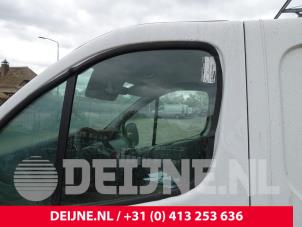 Używane Mechanizm szyby lewej przedniej wersja 2-drzwiowa Renault Trafic New (FL) 1.9 dCi 100 16V Cena € 48,40 Z VAT oferowane przez van Deijne Onderdelen Uden B.V.