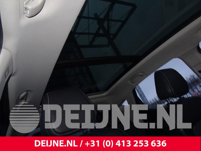 Używane Dach panoramiczny MG ZS EV Long Range 70 kWh Cena € 574,75 Z VAT oferowane przez van Deijne Onderdelen Uden B.V.