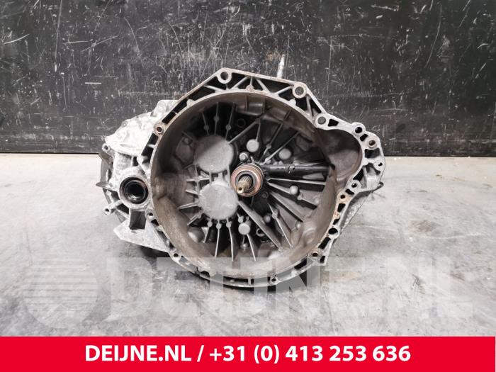 Gearbox from a Renault Master III (ED/HD/UD) 2.5 dCi 150 FAP 2009